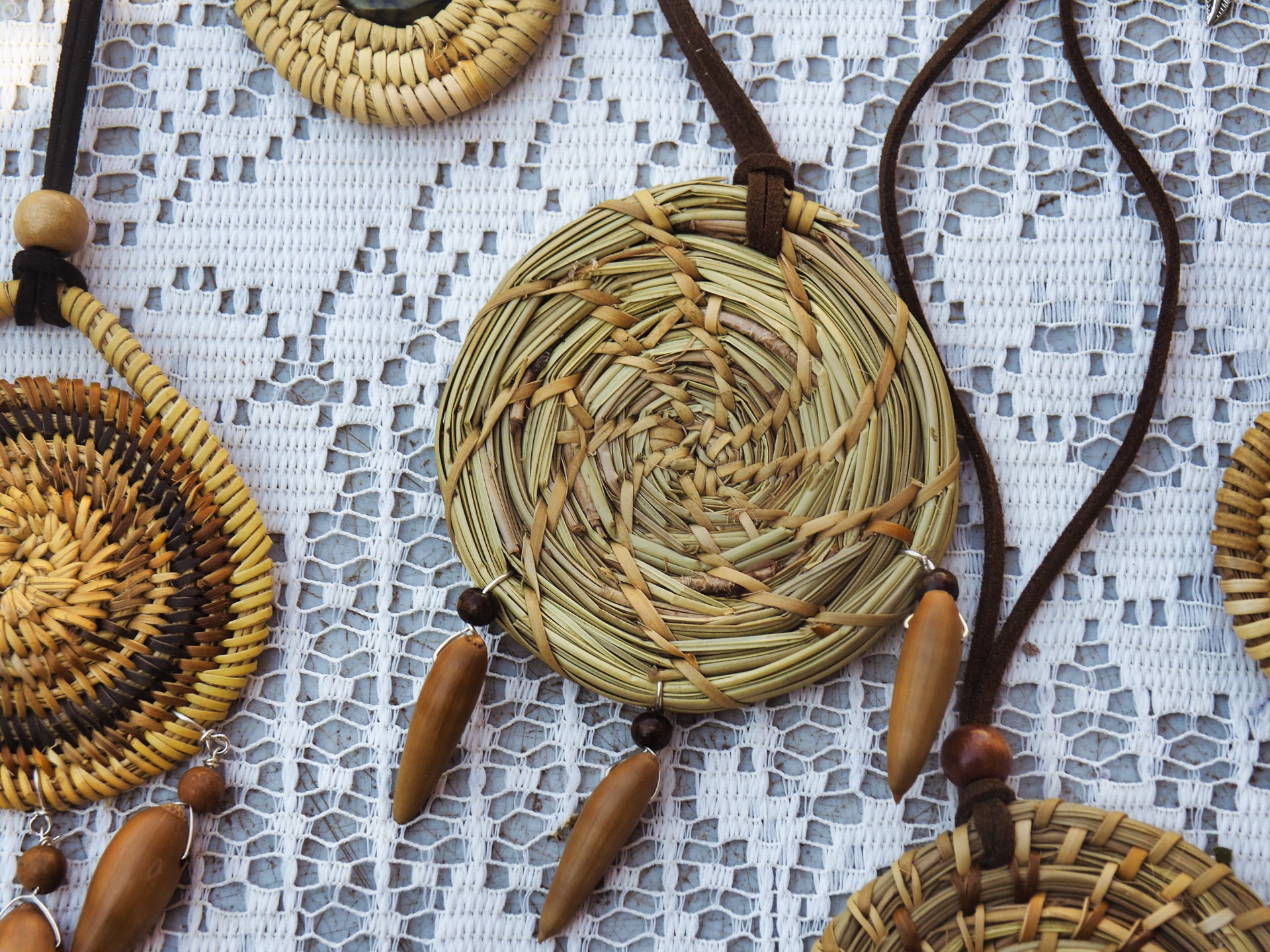 Joyería artesanal elaborada por artesanas Kumiai
